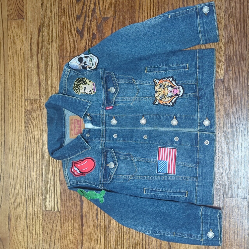 Levi's patch jean jacket